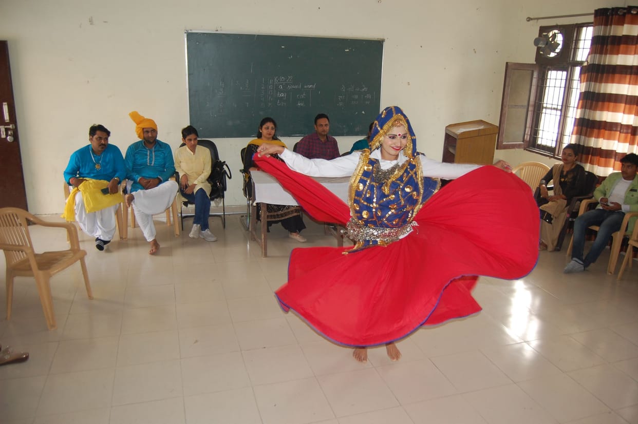 Moha audience's heart with the presentation of Haryanvi dance