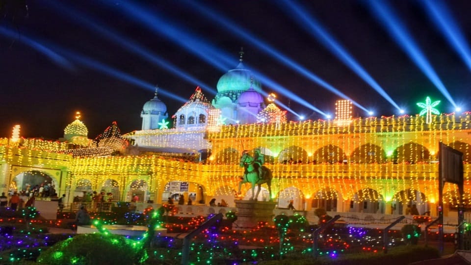 Guru nanak jayanti 2022 Gurpurab Celebration Gurdwara Guru Ka Taal in Agra