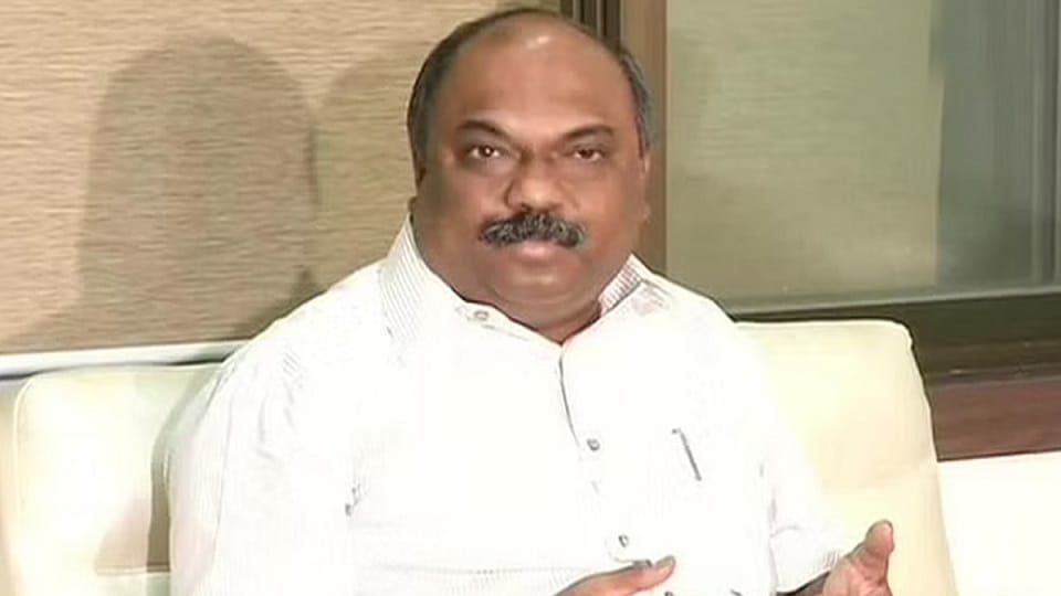 Dapoli resort fraud Case, A case of cheating has been registered against  former state minister Anil Parab