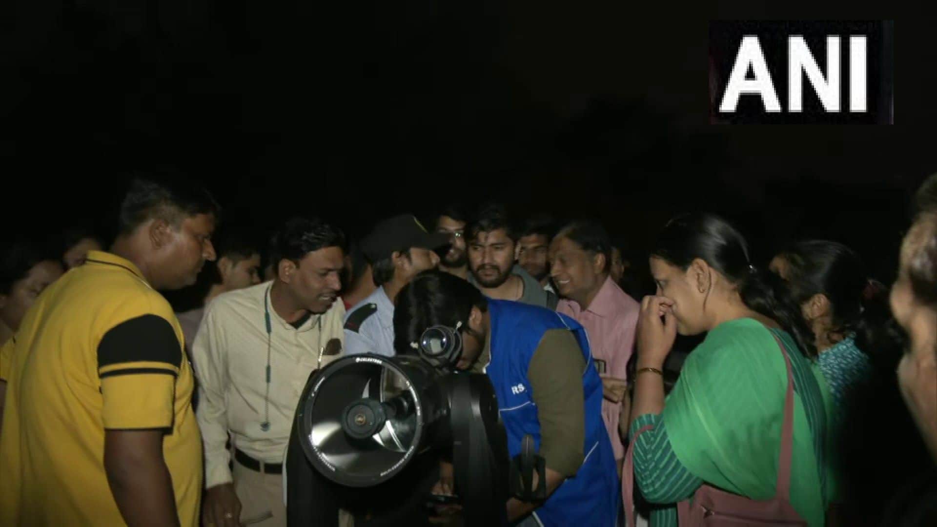 Chandra Grahan 2022 latest photoes Lunar Eclipse India live update