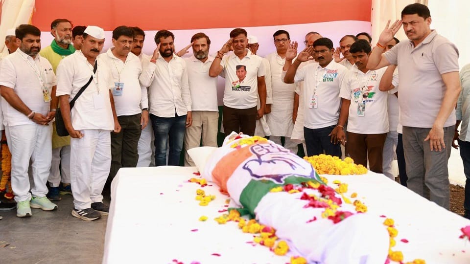 Congress leader Krishna Kumar Pandey dies during  Bharat Jodo Yatra, Rahul Gandhi Mourn
