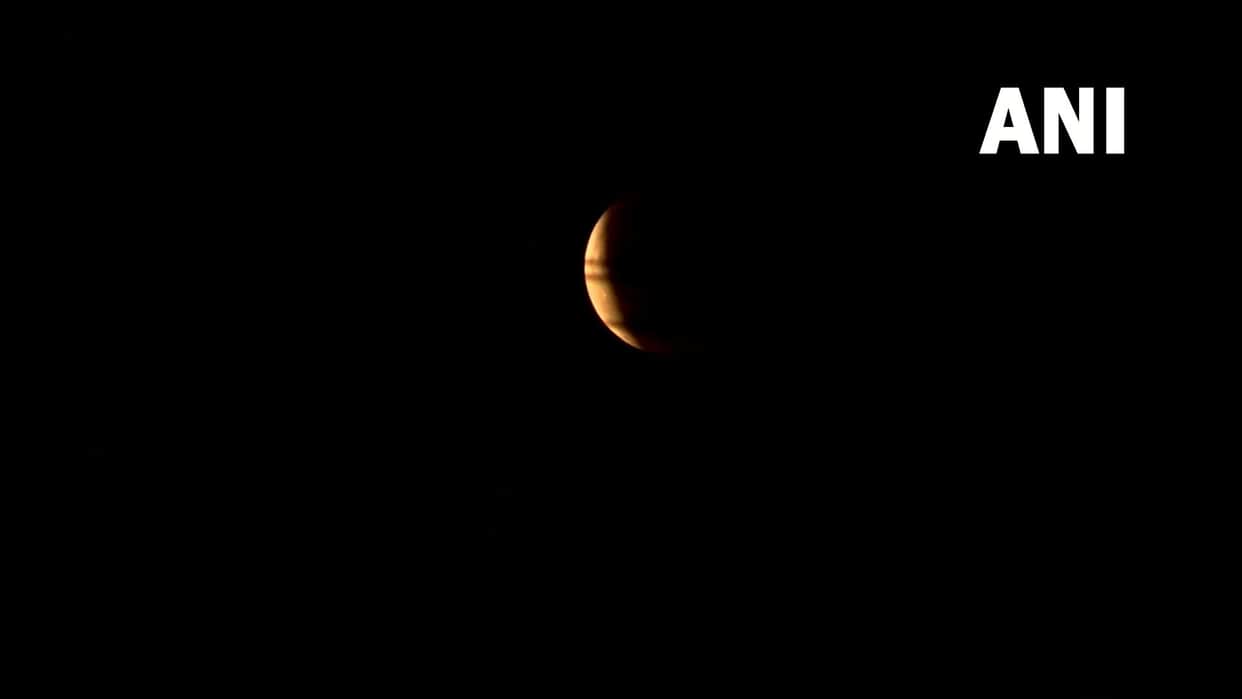 Chandra Grahan 2023 Know Do’s and Don'ts During Lunar Eclipse