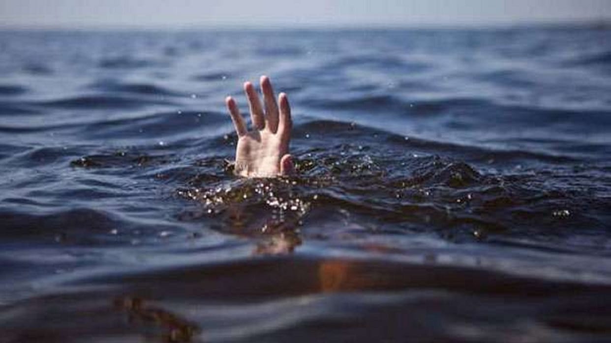 pharmacist dies after boat capsizes in indravati river bijapur