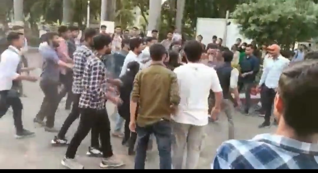 Bhopal News: Two groups of students clashed over molesting girl student in MCU, counter case registered