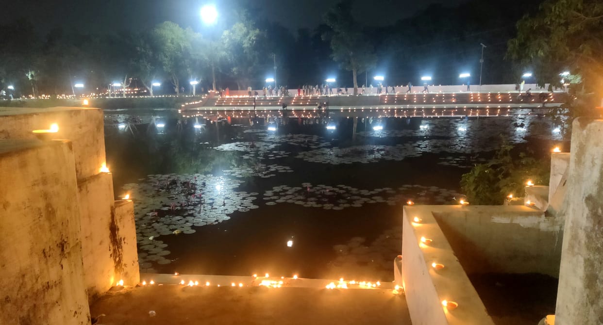 Dev Deepawali: Golden shade scattered by innumerable lamps