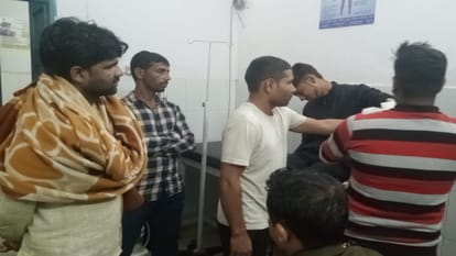 अस्पताल में घायल