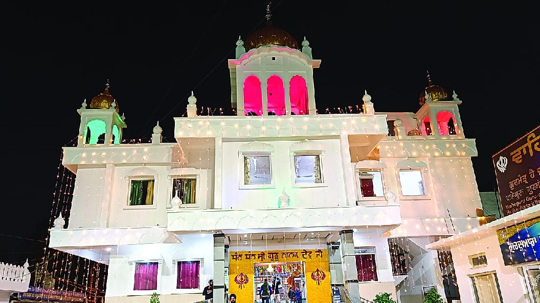 Guru Nanak Dev Jayanti Diwan decorated in Chand Nagar Gurdwara jammu