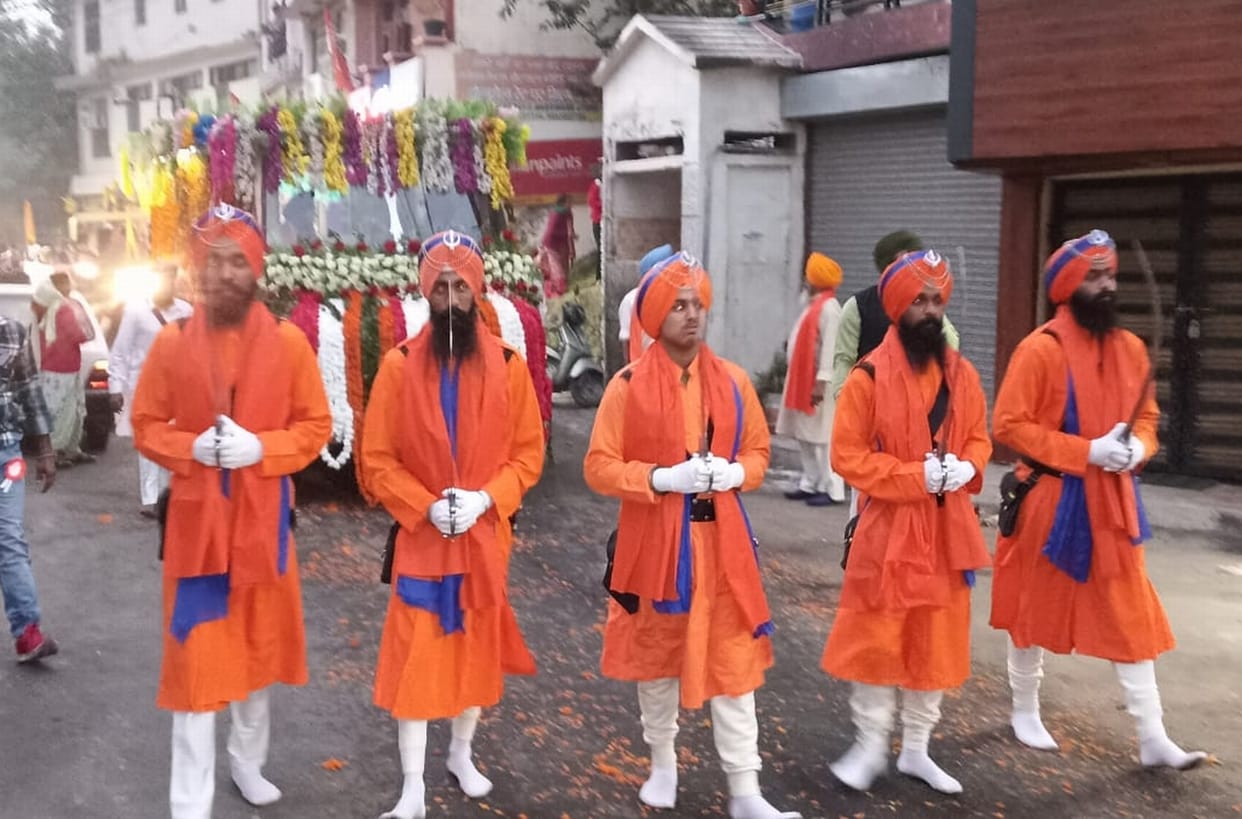 A grand city-kirtan was held in Nahan under the leadership of Panj Pyaras