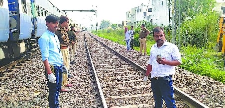 Herd of cattle collided with Jansadharan Express, traffic stopped