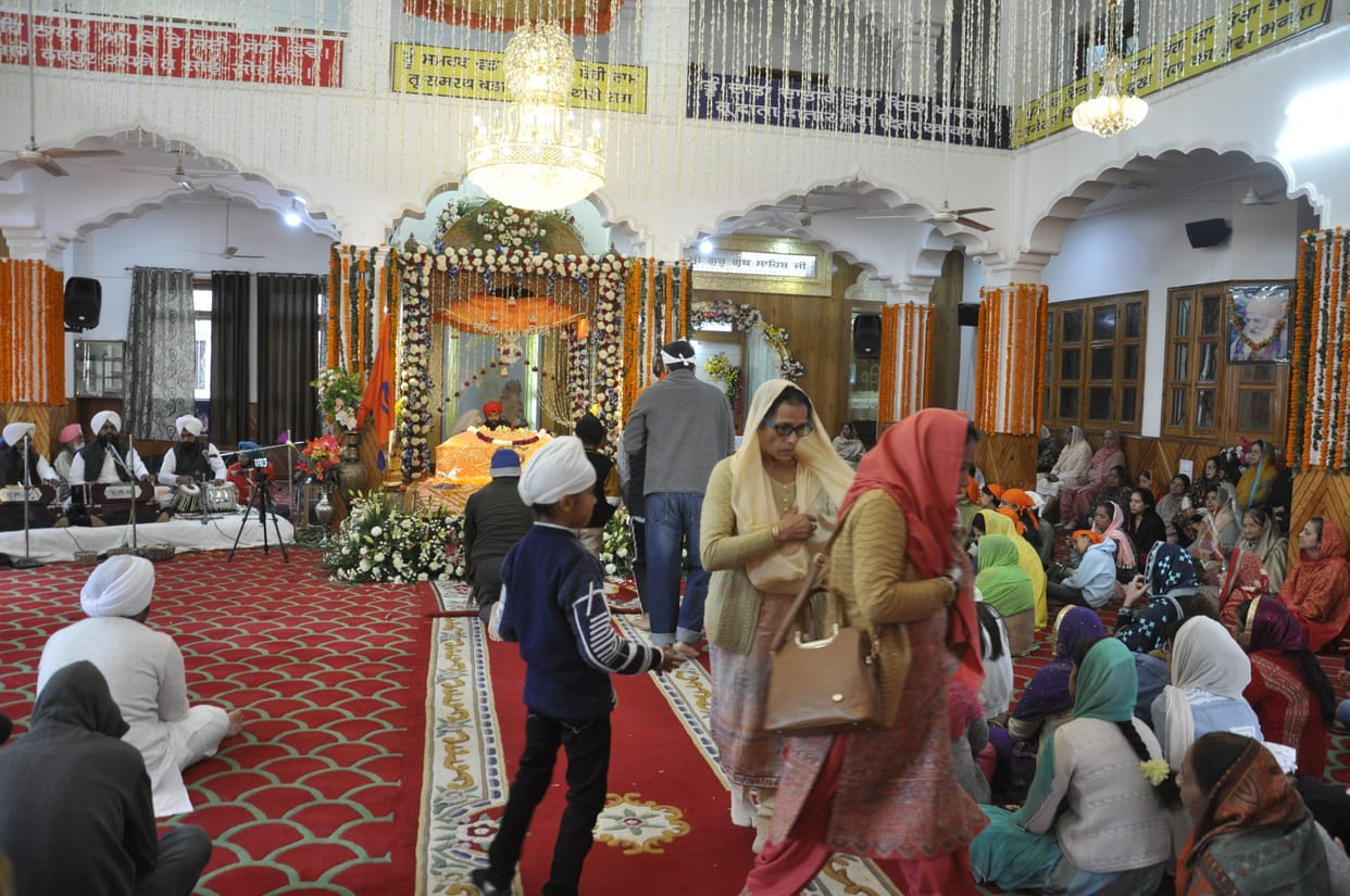 Guru Nanak Dev's birthday celebrated with pomp in Kullu