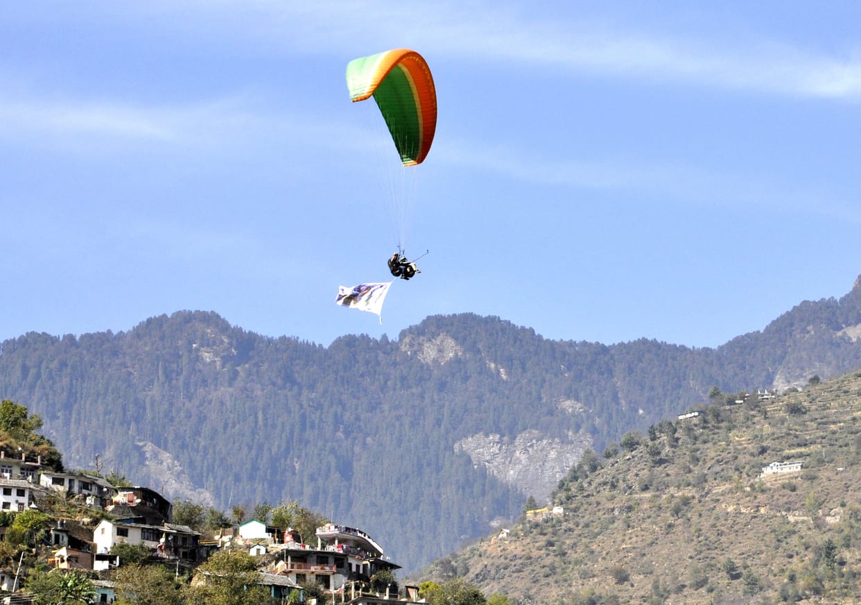 Successful paragliding flight from Pease