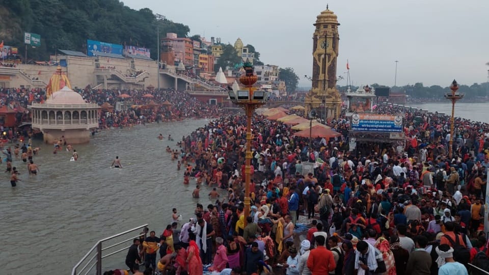 Falgun Purnima 2023 Date Time Snan Daan Muhurat and Upay in Hindi