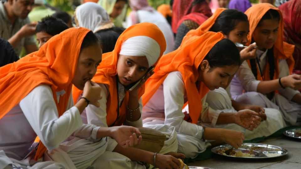 Devotees celebrated the Prakash Parv of Sri Guru Nanak Dev Ji