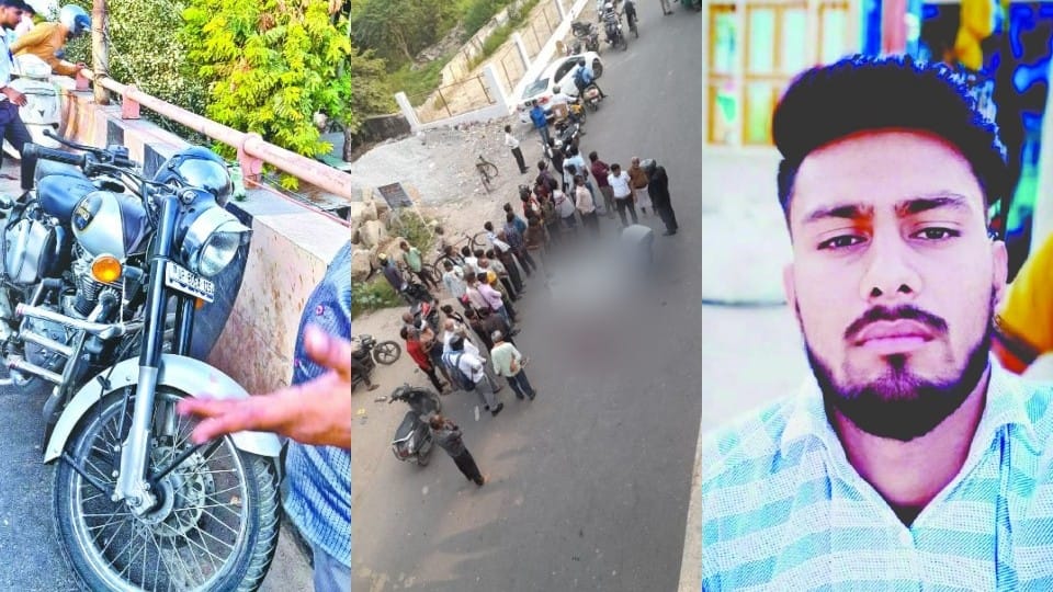Bullet bike rider fell 30 feet below the overbridge due to the collision of the garbage vehicle in Agra