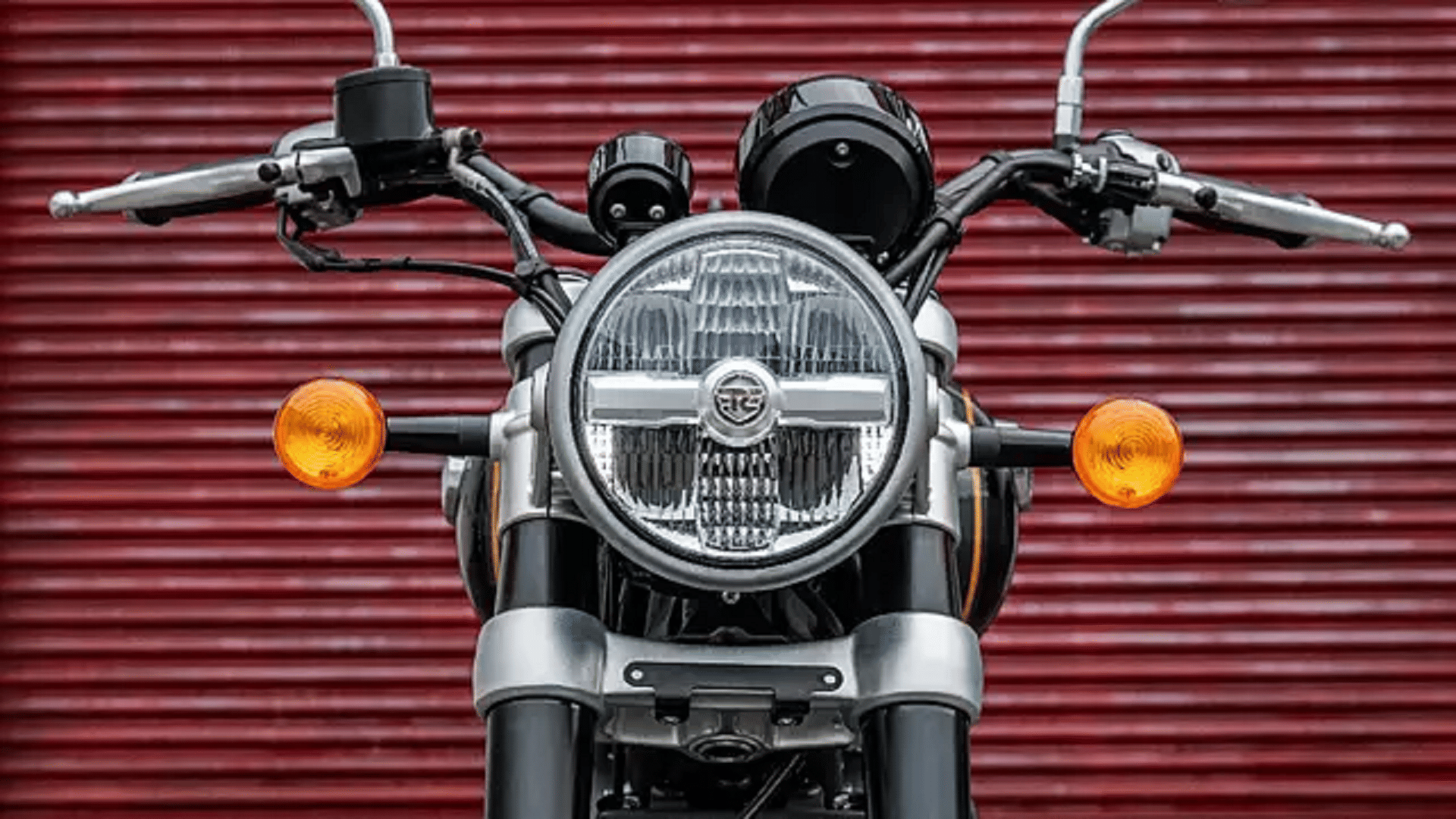 Royal Enfield Super Meteor 650 Royal Enfield unveils its Flagship Cruiser Motorcycle Super Meteor 650 at EICMA