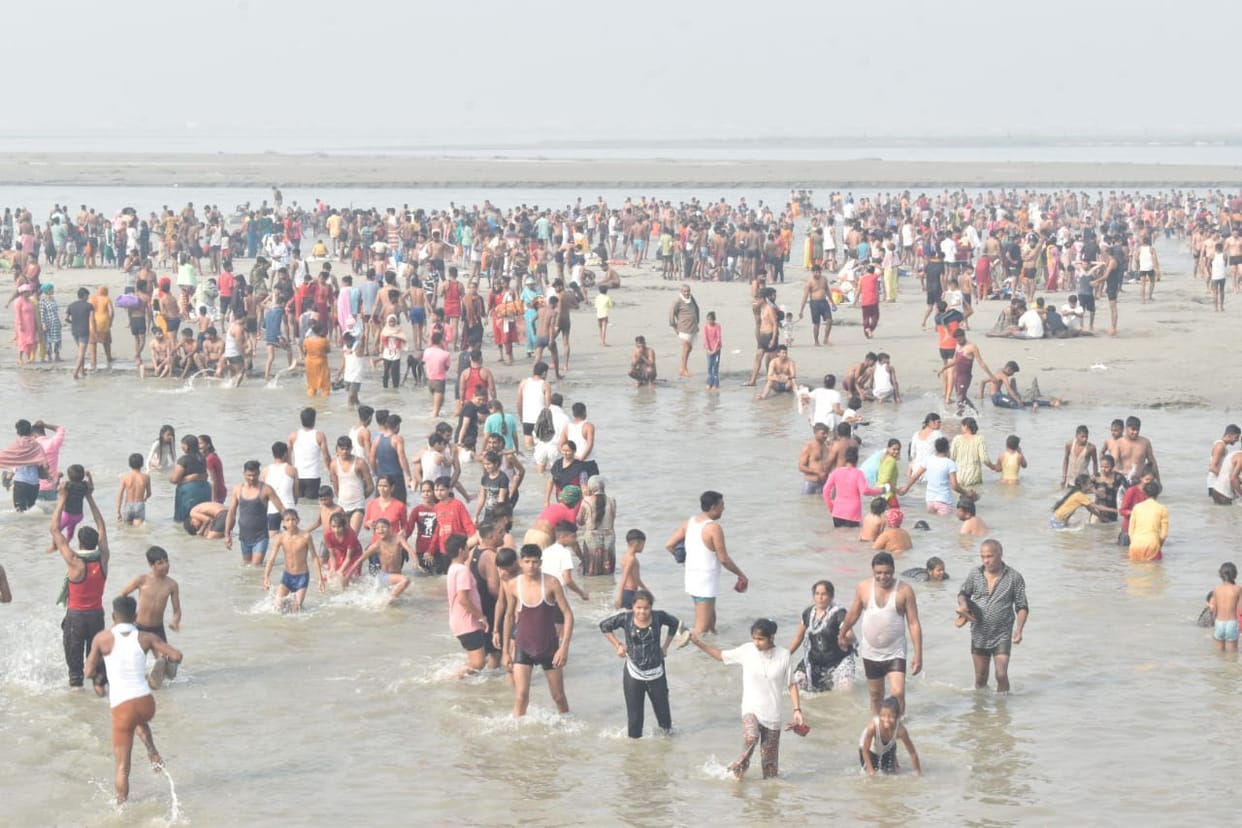 The main bath of Kartik Purnima today