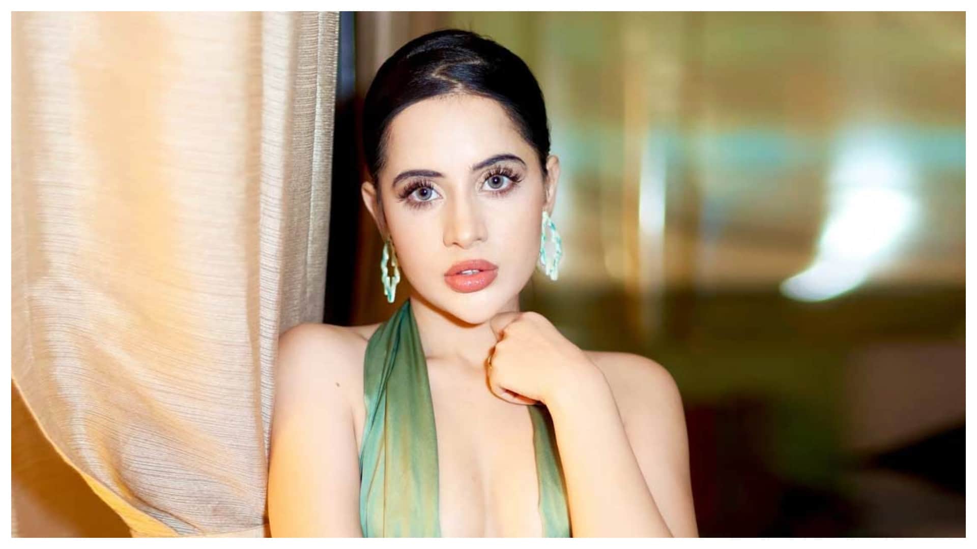 Urfi javed face gets swollen eyes bruised after she got under eye fillers done share photo on social media