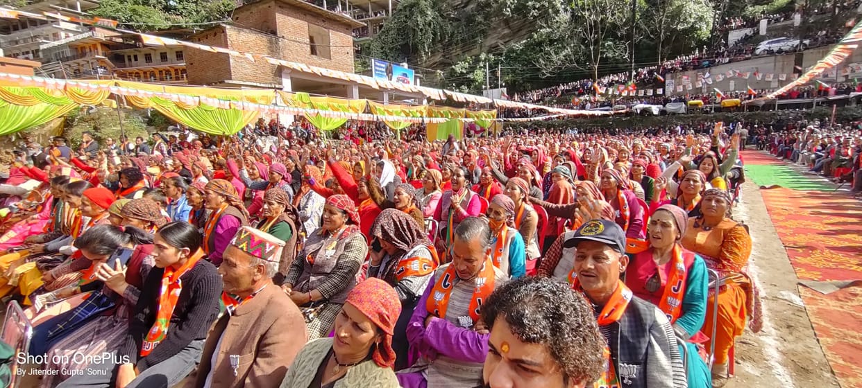 yogi adityanath rally in theog