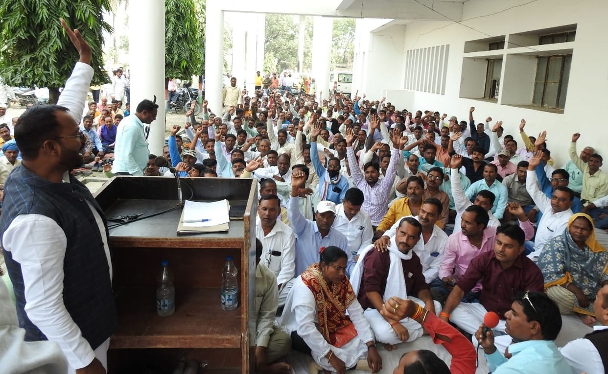 sanitary workers staged dharna