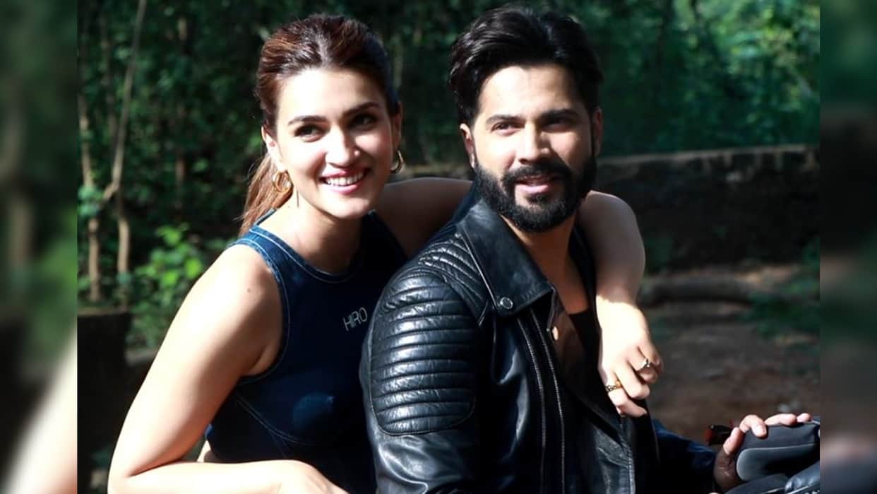 Bhediya promotion Kriti Sanon and Varun Dhawan go out for the bike ride on the streets of Mumbai