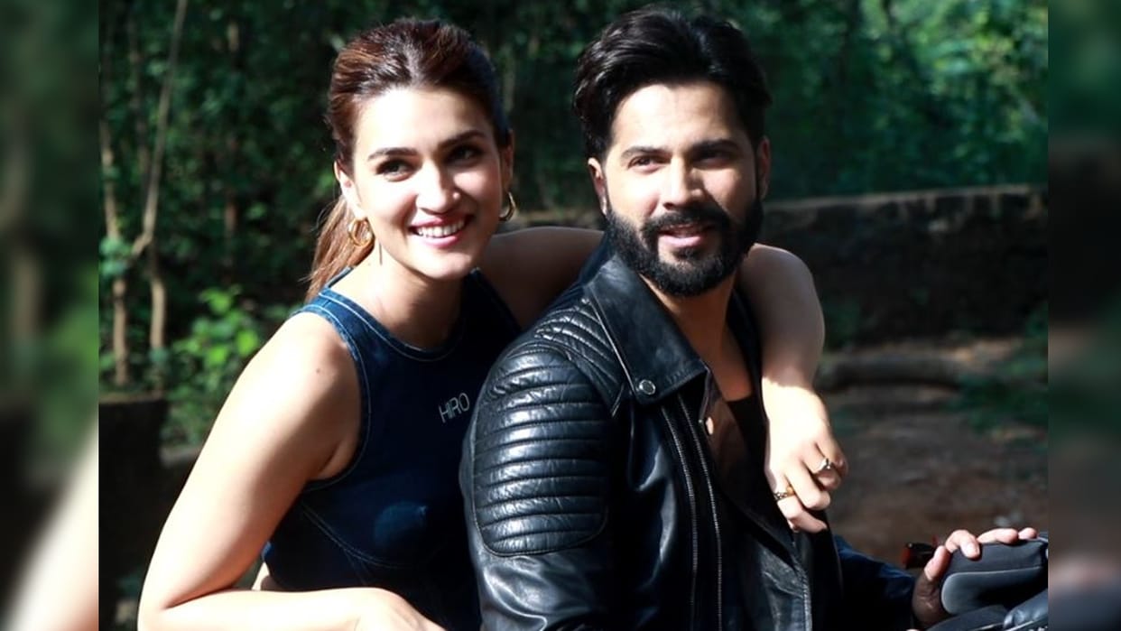 Bhediya promotion Kriti Sanon and Varun Dhawan go out for the bike ride on the streets of Mumbai