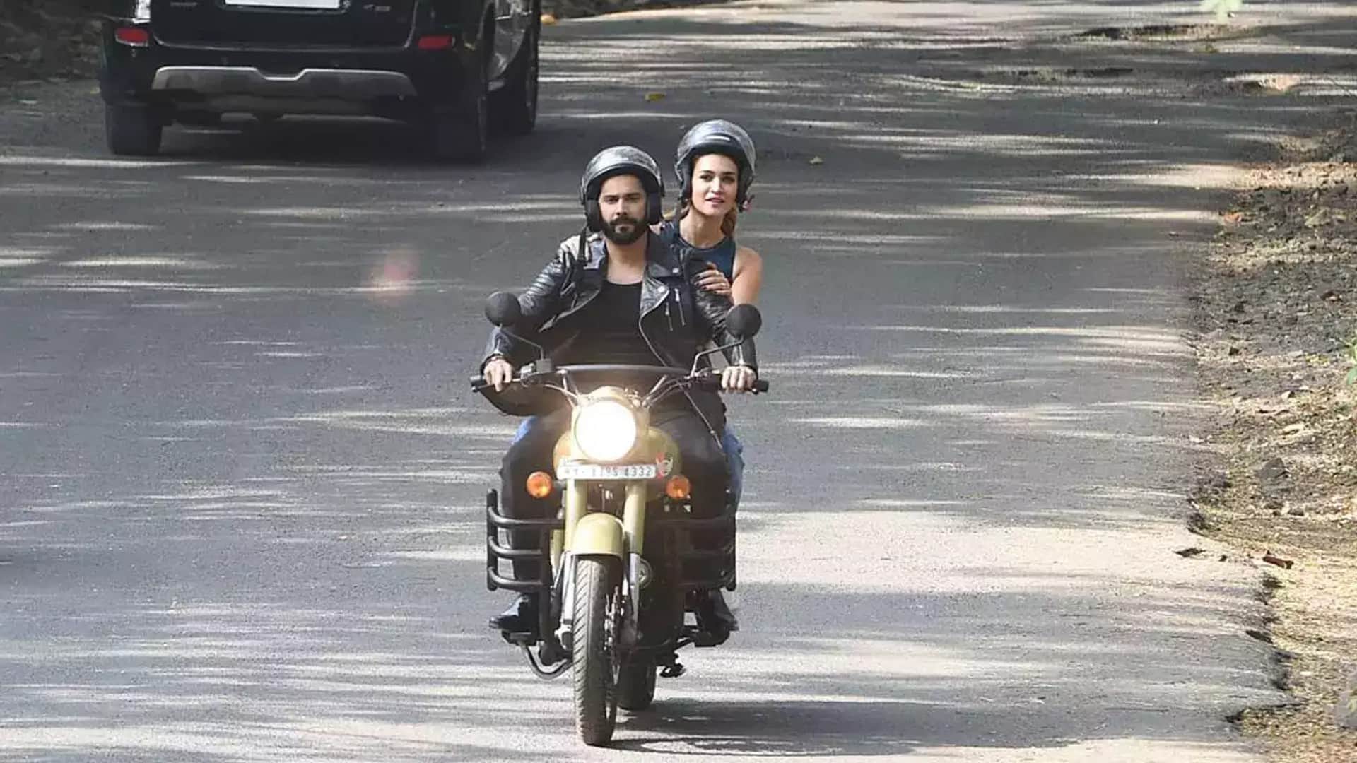 Bhediya promotion Kriti Sanon and Varun Dhawan go out for the bike ride on the streets of Mumbai