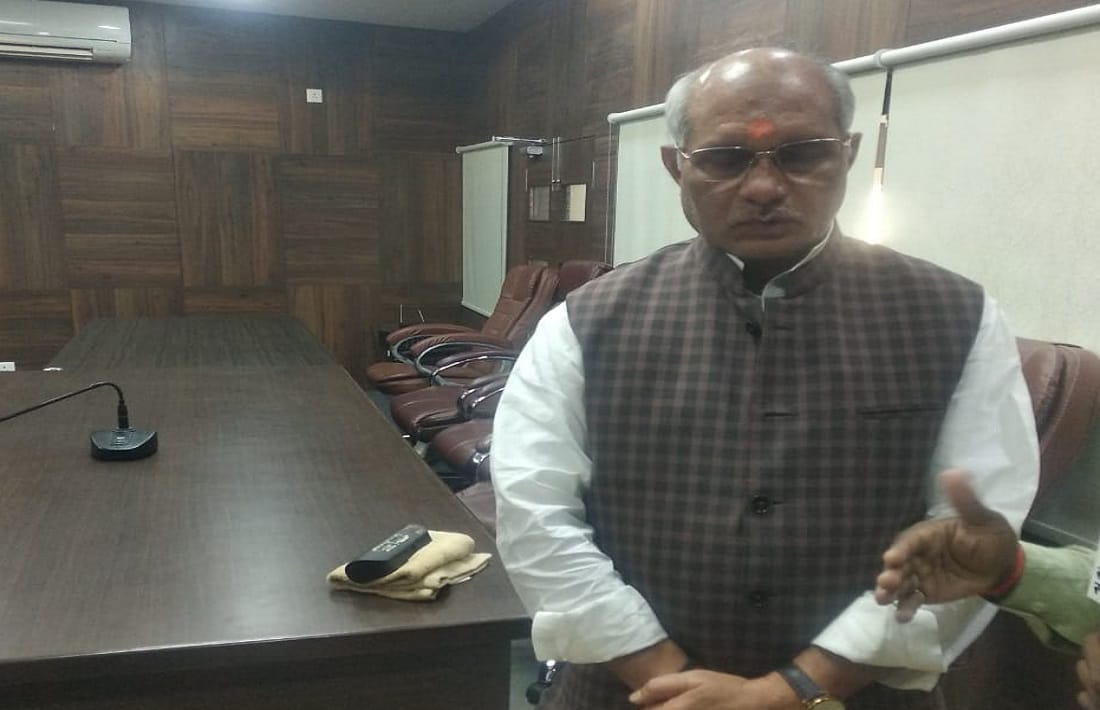 Cabinet minister Dharampal Singh who reached Agra discussion with his statement on bull