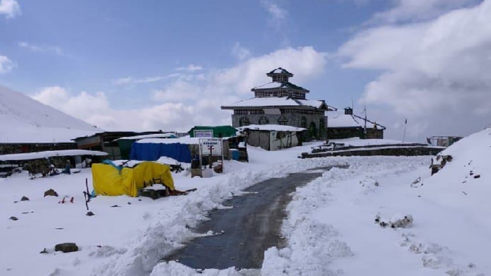 jammu kashmir weather Chille Kalan knocked in valley coldest night of season recorded in Srinagar