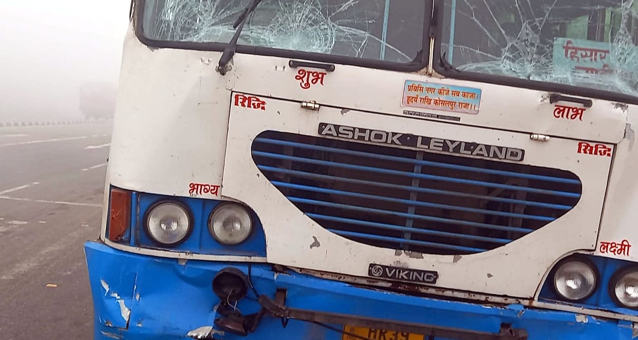 Three buses collided on NH, glass broken