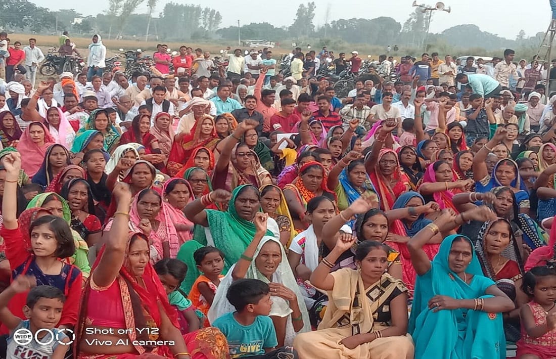 Why protest against expansion of Manduri airport azamgarh farmers agitation going on for 28 days