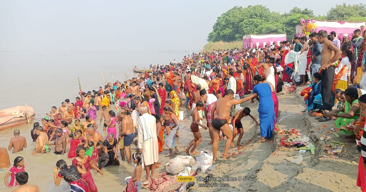Devotees bathe, donate and worship Lord Vishnu on Kartik Purnima