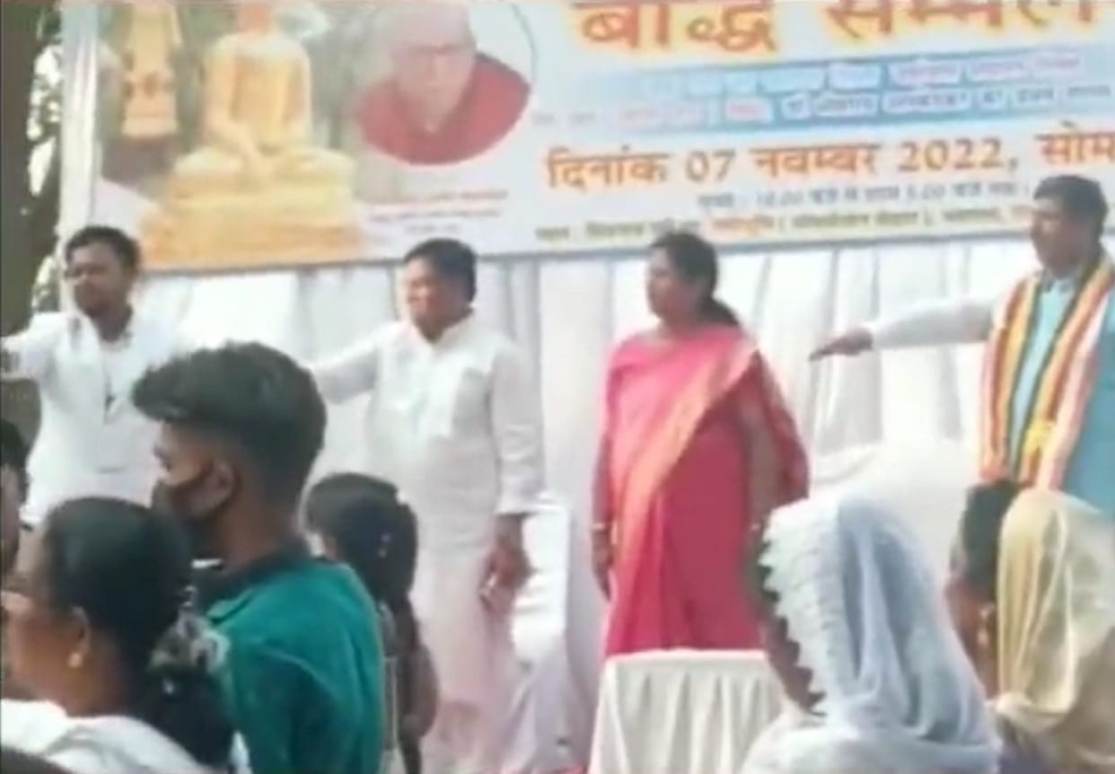 congress mayor in Chhattisgarh seen at mass conversion rally bjp cries foul