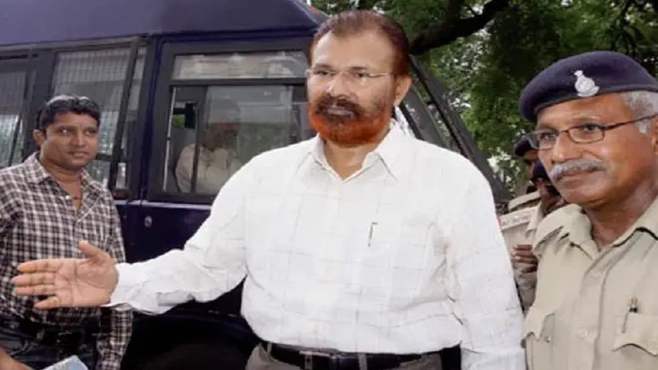 Former IPS officer DG Vanzara challenge Bjp On Name of Hindutva