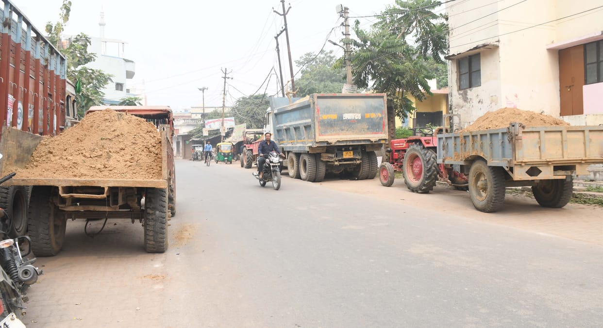 Illegal mining of soil caught, repo on seven people