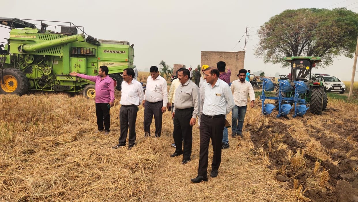 Stubble burning at 19 places in district, AQI 347