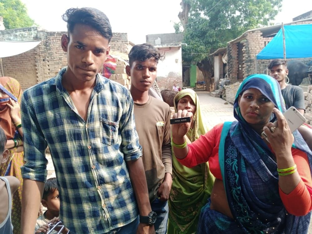 Hathras: Controversy, stone pelting with police reached to settle dispute