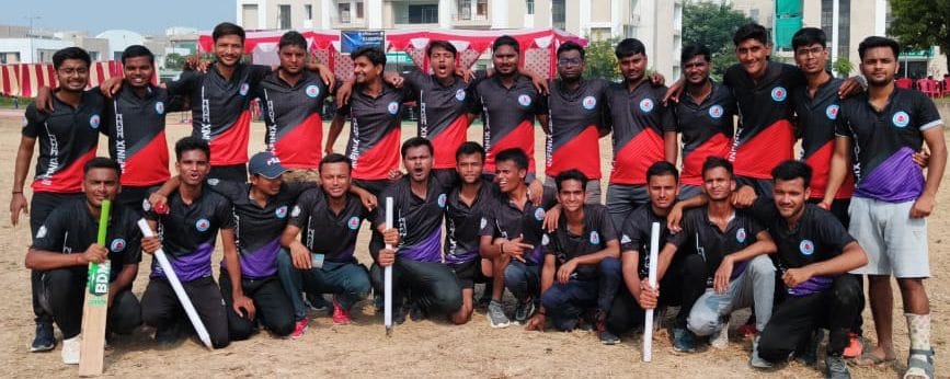 Banda: Girls of MBBS Batch-18 outperformed in Throw Ball Match