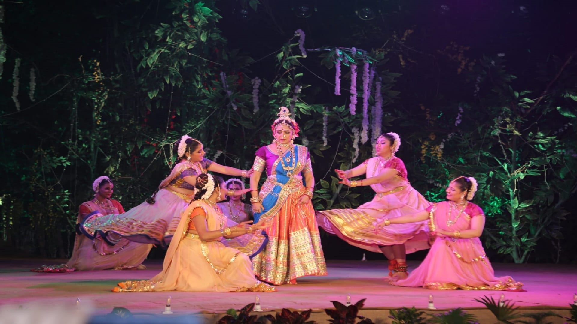 Hema Malini did Maharas in the city of Kanha