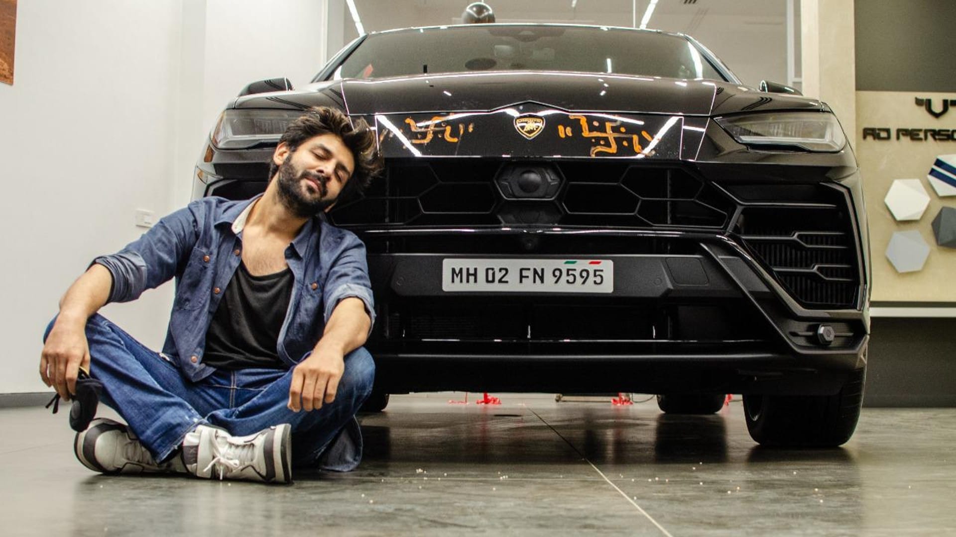 Happy Birthday Kartik Aaryan Net Worth Income Per Movie Car Collection And Property Details In Hindi