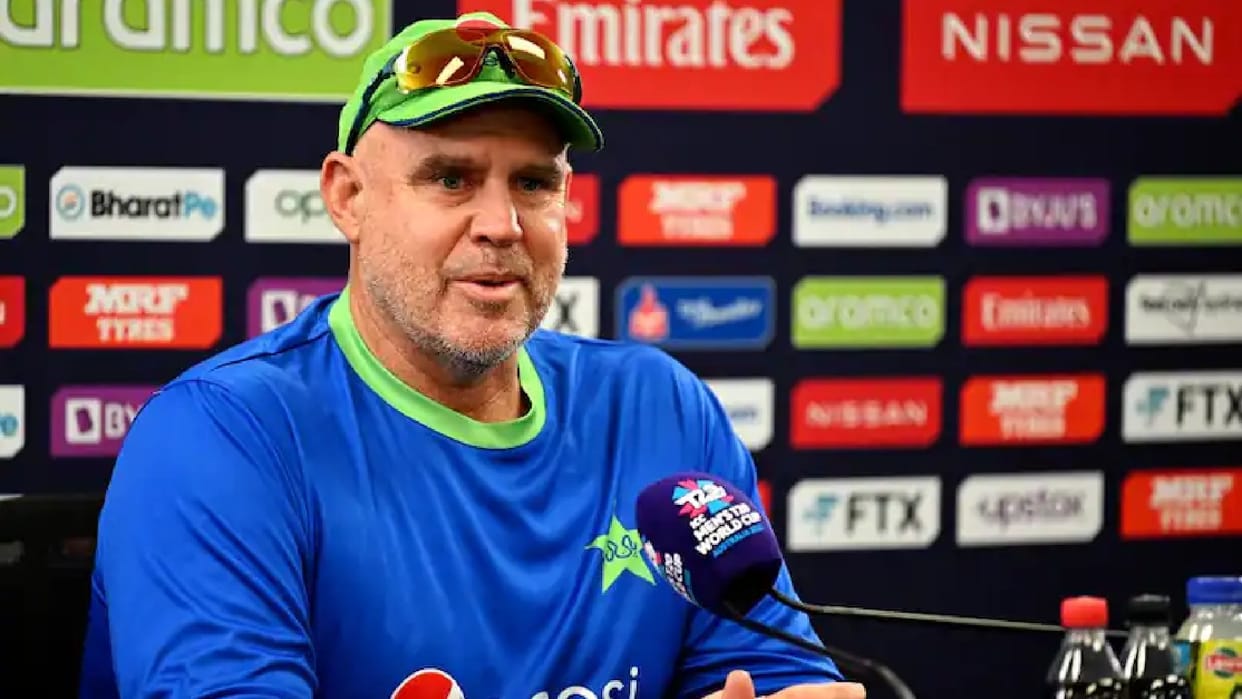 Matthew Hayden says feeling sorry for fans after india innings ended in 109 run in indore