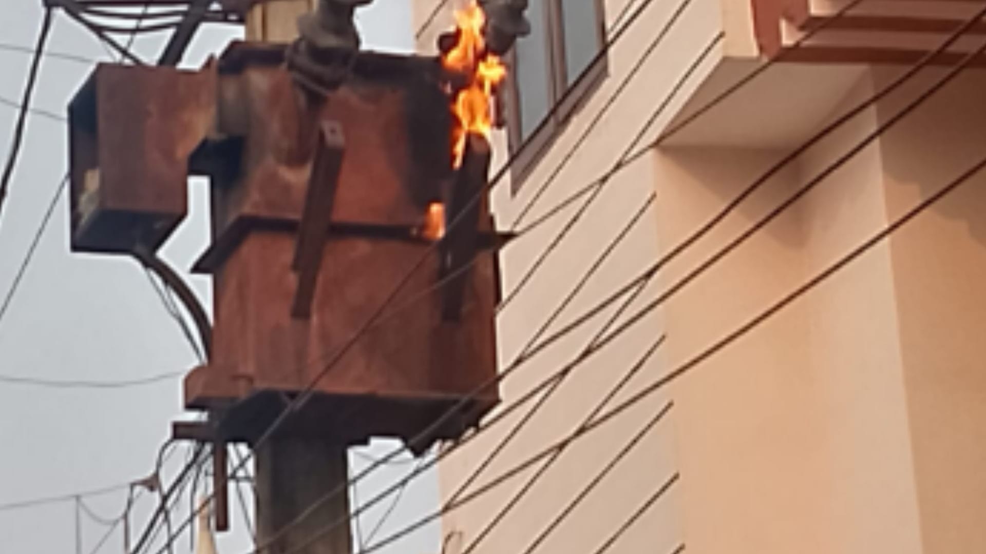 Fire break out in transformer, current ran in the houses of the colony, see pictures