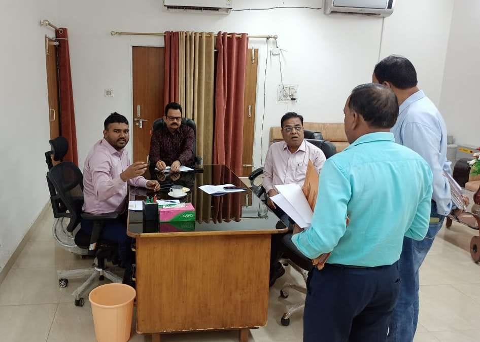The pace of land acquisition is fast in Siddharthnagar and sluggish in Sant Kabirnagar.