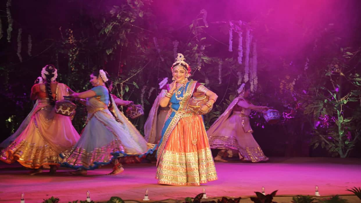 Hema Malini did Maharas in the city of Kanha