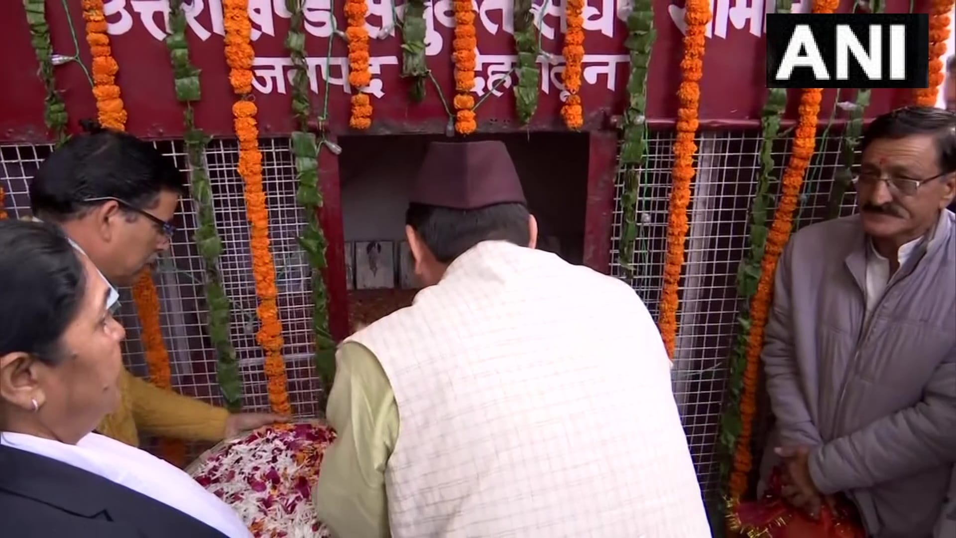 Uttarakhand Foundation Day trending on Twitter for several hours read more Updates in hindi