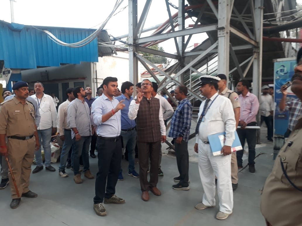 DRM took stock of security and facilities at various stations, gave instructions