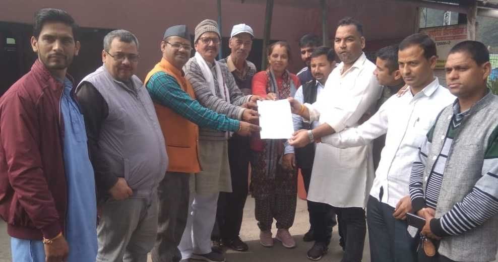 Villagers of Tallapal agree on the assurance of opening a bank