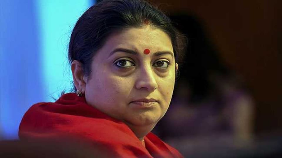 Amethi News: Smriti stayed away from Rahul in the first tour, had challenged him by tweeting a week ago