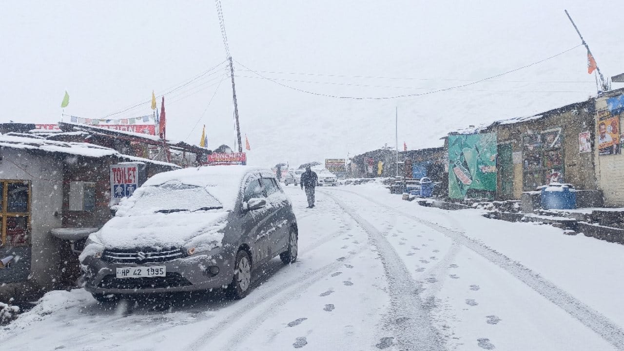 Himachal weather update, Snowfall in residential areas of Lahaul-Spiti and Kinnaur, see spectacular view in pi