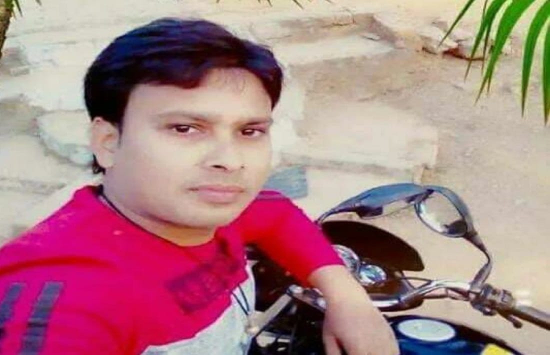Road Accident in Sonbhadra Young businessman died due to his bike colided with truck