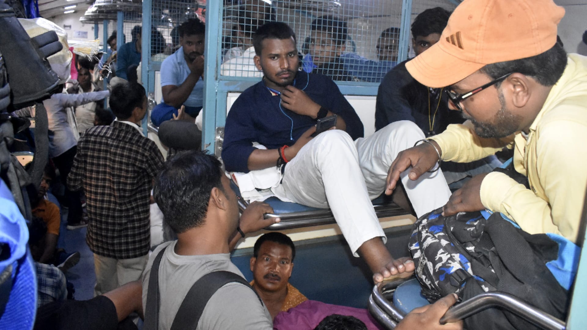 Compulsion to travel while sitting on luggage stand when seat is full